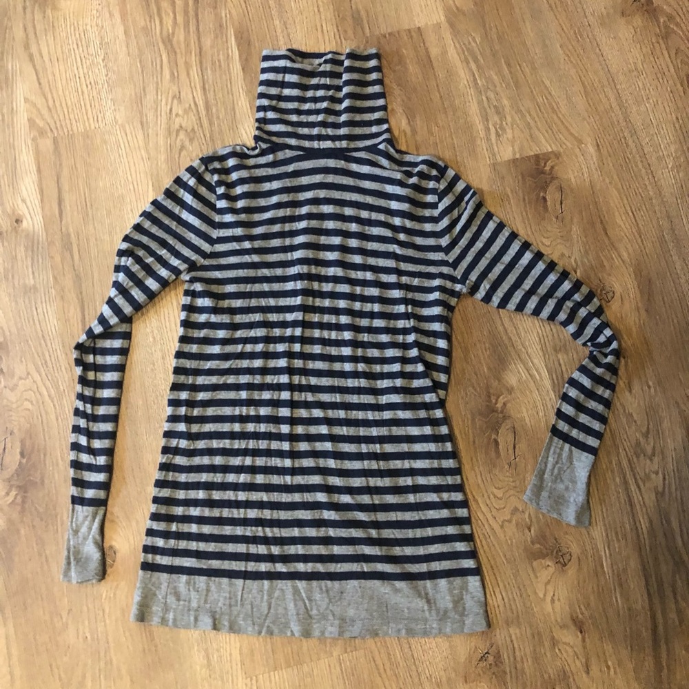 J Crew Turtleneck Sz XS
